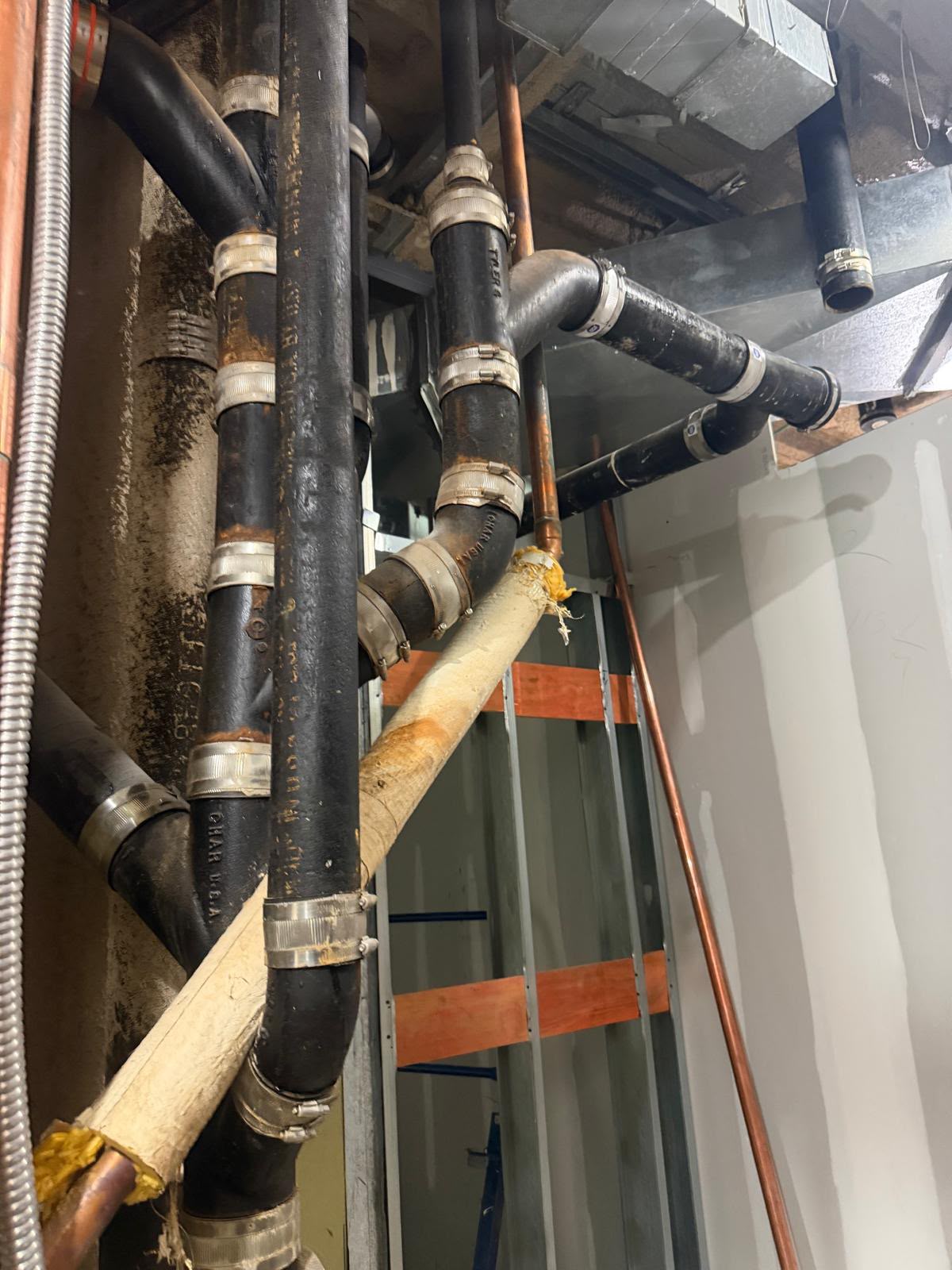 Plumbing valve connections